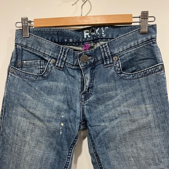 Low rise Roxy jeans, brand distressed, straight leg - Picture 4 of 12